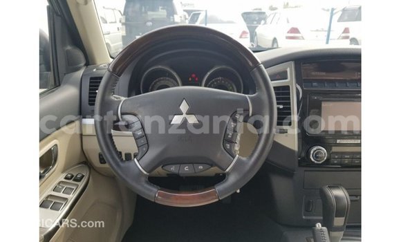 Nunua Imported Mitsubishi Pajero Nyekundu Gari ndani ya Import - Dubai nchini Arusha Nunua Imported Mitsubishi Pajero Nyekundu Gari ndani ya Import - Dubai nchini Arusha