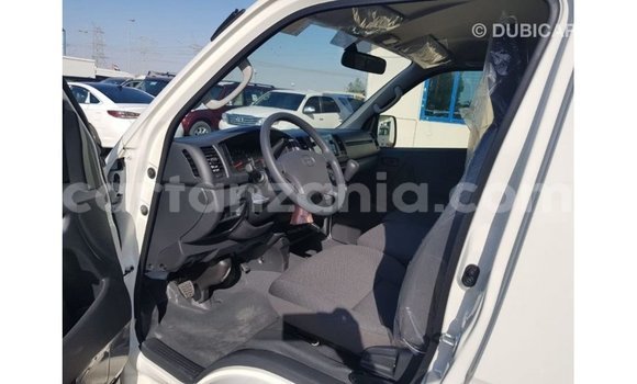 Buy Import Toyota Hiace White Car in Import - Dubai in Arusha Buy Import Toyota Hiace White Car in Import - Dubai in Arusha