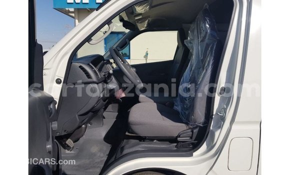 Buy Import Toyota Hiace White Car in Import - Dubai in Arusha Buy Import Toyota Hiace White Car in Import - Dubai in Arusha