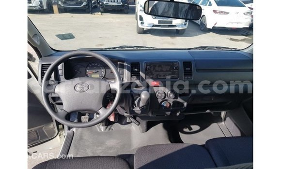 Buy Import Toyota Hiace White Car in Import - Dubai in Arusha Buy Import Toyota Hiace White Car in Import - Dubai in Arusha