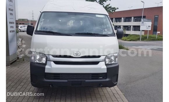 Nunua Imported Toyota Hiace Nyeupe Gari ndani ya Import - Dubai nchini Arusha Nunua Imported Toyota Hiace Nyeupe Gari ndani ya Import - Dubai nchini Arusha