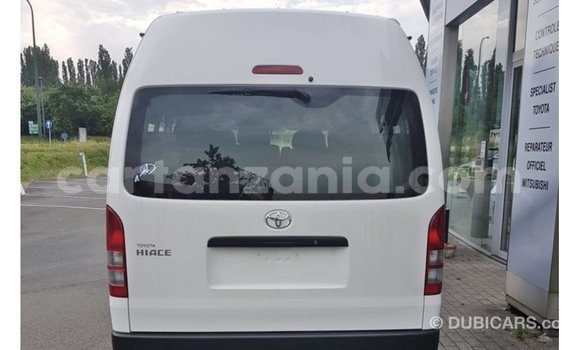 Nunua Imported Toyota Hiace Nyeupe Gari ndani ya Import - Dubai nchini Arusha Nunua Imported Toyota Hiace Nyeupe Gari ndani ya Import - Dubai nchini Arusha