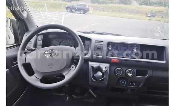 Nunua Imported Toyota Hiace Nyeupe Gari ndani ya Import - Dubai nchini Arusha Nunua Imported Toyota Hiace Nyeupe Gari ndani ya Import - Dubai nchini Arusha