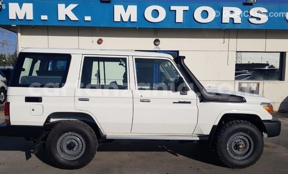 Buy Import Toyota Land Cruiser White Car in Import - Dubai in Arusha Buy Import Toyota Land Cruiser White Car in Import - Dubai in Arusha