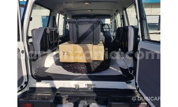 Buy Import Toyota Land Cruiser White Car in Import - Dubai in Arusha Buy Import Toyota Land Cruiser White Car in Import - Dubai in Arusha