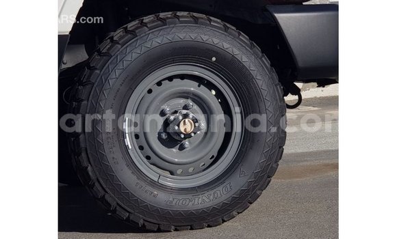 Buy Import Toyota Land Cruiser White Car in Import - Dubai in Arusha Buy Import Toyota Land Cruiser White Car in Import - Dubai in Arusha