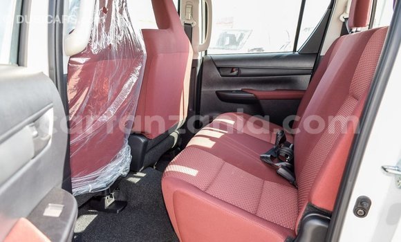 Buy Import Toyota Hilux White Car in Import - Dubai in Arusha Buy Import Toyota Hilux White Car in Import - Dubai in Arusha