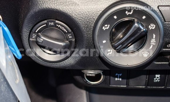 Buy Import Toyota Hilux White Car in Import - Dubai in Arusha Buy Import Toyota Hilux White Car in Import - Dubai in Arusha