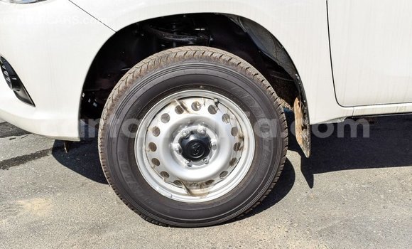 Buy Import Toyota Hilux White Car in Import - Dubai in Arusha Buy Import Toyota Hilux White Car in Import - Dubai in Arusha