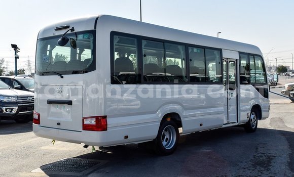 Nunua Imported Toyota Coaster Nyeupe Gari ndani ya Import - Dubai nchini Arusha Nunua Imported Toyota Coaster Nyeupe Gari ndani ya Import - Dubai nchini Arusha