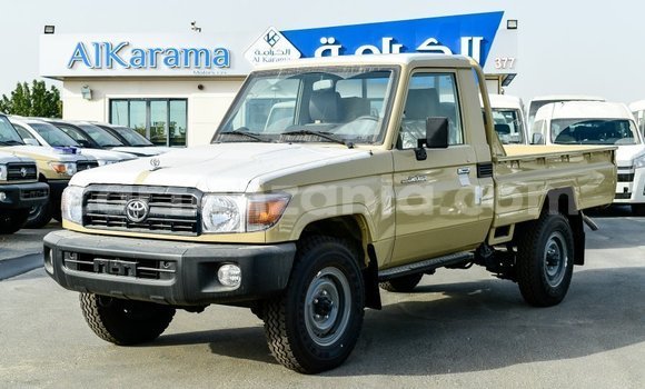 Nunua Imported Toyota Land Cruiser Beige Gari ndani ya Import - Dubai nchini Arusha Nunua Imported Toyota Land Cruiser Beige Gari ndani ya Import - Dubai nchini Arusha