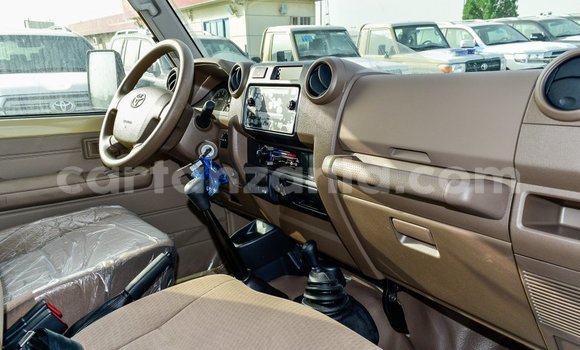 Nunua Imported Toyota Land Cruiser Beige Gari ndani ya Import - Dubai nchini Arusha Nunua Imported Toyota Land Cruiser Beige Gari ndani ya Import - Dubai nchini Arusha