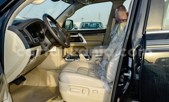 Nunua Imported Toyota Land Cruiser Nyeusi Gari ndani ya Import - Dubai nchini Arusha Nunua Imported Toyota Land Cruiser Nyeusi Gari ndani ya Import - Dubai nchini Arusha