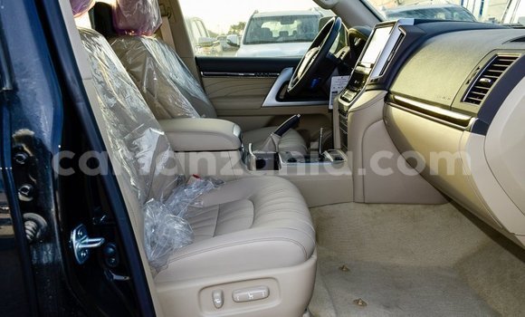 Nunua Imported Toyota Land Cruiser Nyeusi Gari ndani ya Import - Dubai nchini Arusha Nunua Imported Toyota Land Cruiser Nyeusi Gari ndani ya Import - Dubai nchini Arusha