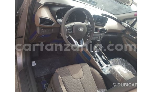 Buy Import Hyundai Santa Fe Other Car in Import - Dubai in Arusha Buy Import Hyundai Santa Fe Other Car in Import - Dubai in Arusha