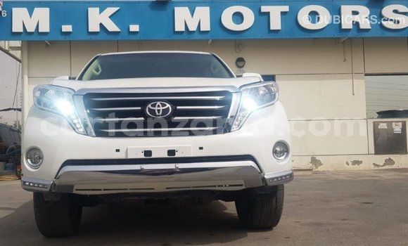 Buy Import Toyota Land Cruiser White Car in Import - Dubai in Arusha Buy Import Toyota Land Cruiser White Car in Import - Dubai in Arusha