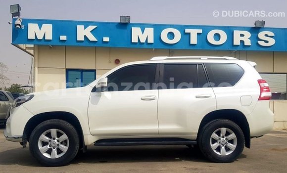 Buy Import Toyota Land Cruiser White Car in Import - Dubai in Arusha Buy Import Toyota Land Cruiser White Car in Import - Dubai in Arusha