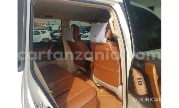 Buy Import Toyota Land Cruiser White Car in Import - Dubai in Arusha Buy Import Toyota Land Cruiser White Car in Import - Dubai in Arusha