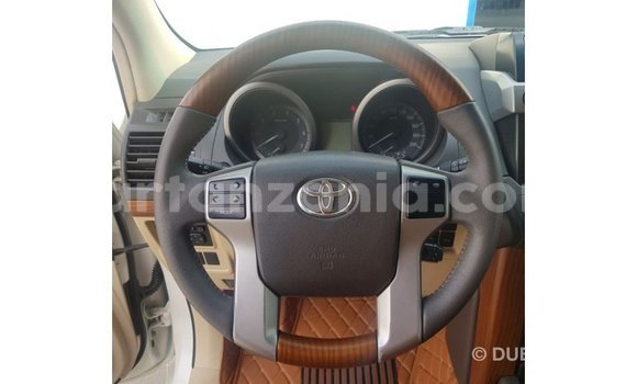 Buy Import Toyota Land Cruiser White Car in Import - Dubai in Arusha Buy Import Toyota Land Cruiser White Car in Import - Dubai in Arusha
