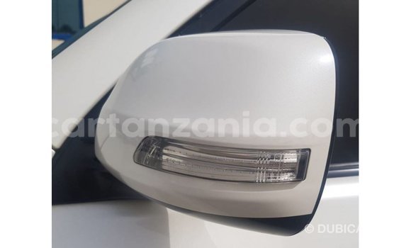 Buy Import Toyota Land Cruiser White Car in Import - Dubai in Arusha Buy Import Toyota Land Cruiser White Car in Import - Dubai in Arusha