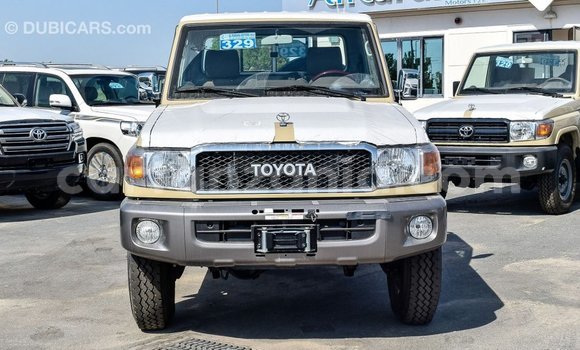 Nunua Imported Toyota Land Cruiser Beige Gari ndani ya Import - Dubai nchini Arusha Nunua Imported Toyota Land Cruiser Beige Gari ndani ya Import - Dubai nchini Arusha
