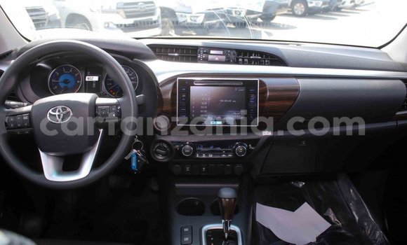 Buy Import Toyota Hilux White Car in Import - Dubai in Arusha Buy Import Toyota Hilux White Car in Import - Dubai in Arusha