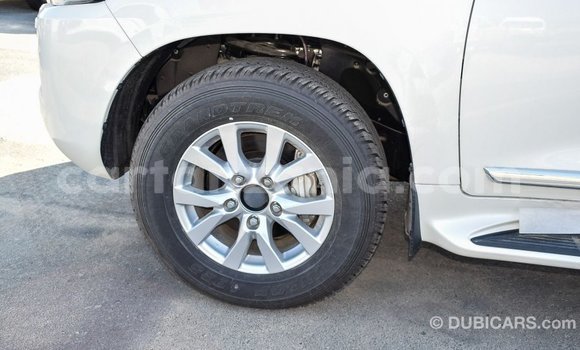 Nunua Imported Toyota Land Cruiser Nyeupe Gari ndani ya Import - Dubai nchini Arusha Nunua Imported Toyota Land Cruiser Nyeupe Gari ndani ya Import - Dubai nchini Arusha