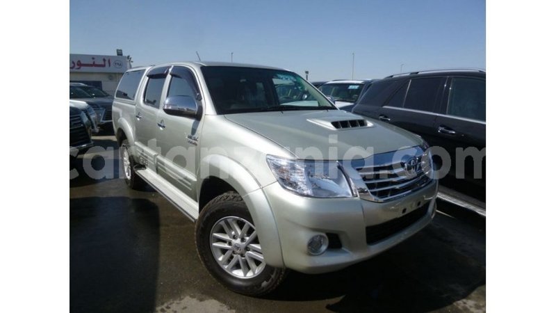 Big with watermark toyota hilux arusha import dubai 9202