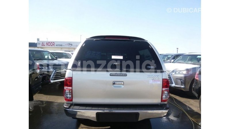 Big with watermark toyota hilux arusha import dubai 9202