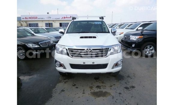 Buy Import Toyota Hilux White Car in Import - Dubai in Arusha Buy Import Toyota Hilux White Car in Import - Dubai in Arusha