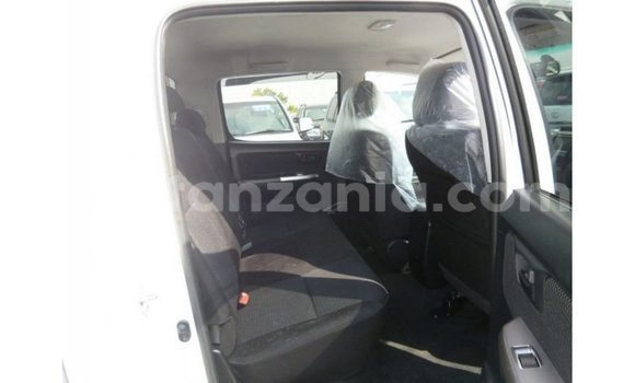 Buy Import Toyota Hilux White Car in Import - Dubai in Arusha Buy Import Toyota Hilux White Car in Import - Dubai in Arusha