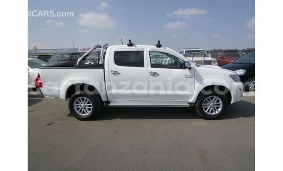 Buy Import Toyota Hilux White Car in Import - Dubai in Arusha Buy Import Toyota Hilux White Car in Import - Dubai in Arusha