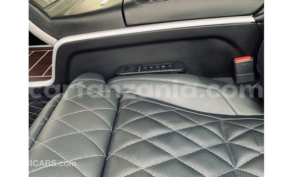 Buy Import Toyota Land Cruiser Black Car in Import - Dubai in Arusha Buy Import Toyota Land Cruiser Black Car in Import - Dubai in Arusha