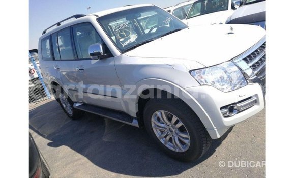 Nunua Imported Mitsubishi Pajero Nyeupe Gari ndani ya Import - Dubai nchini Arusha Nunua Imported Mitsubishi Pajero Nyeupe Gari ndani ya Import - Dubai nchini Arusha