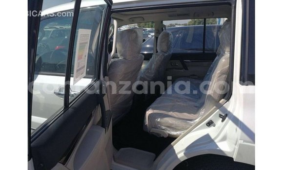 Nunua Imported Mitsubishi Pajero Nyeupe Gari ndani ya Import - Dubai nchini Arusha Nunua Imported Mitsubishi Pajero Nyeupe Gari ndani ya Import - Dubai nchini Arusha