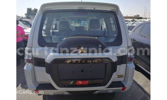 Nunua Imported Mitsubishi Pajero Nyeupe Gari ndani ya Import - Dubai nchini Arusha Nunua Imported Mitsubishi Pajero Nyeupe Gari ndani ya Import - Dubai nchini Arusha