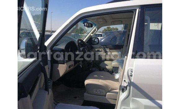 Nunua Imported Mitsubishi Pajero Nyeupe Gari ndani ya Import - Dubai nchini Arusha Nunua Imported Mitsubishi Pajero Nyeupe Gari ndani ya Import - Dubai nchini Arusha