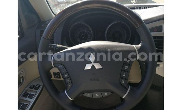 Nunua Imported Mitsubishi Pajero Nyeupe Gari ndani ya Import - Dubai nchini Arusha Nunua Imported Mitsubishi Pajero Nyeupe Gari ndani ya Import - Dubai nchini Arusha