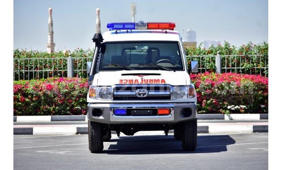 Buy Import Toyota Land Cruiser White Car in Import - Dubai in Arusha Buy Import Toyota Land Cruiser White Car in Import - Dubai in Arusha