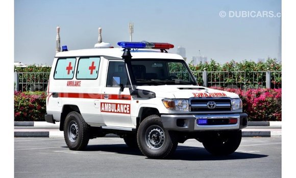 Buy Import Toyota Land Cruiser White Car in Import - Dubai in Arusha Buy Import Toyota Land Cruiser White Car in Import - Dubai in Arusha