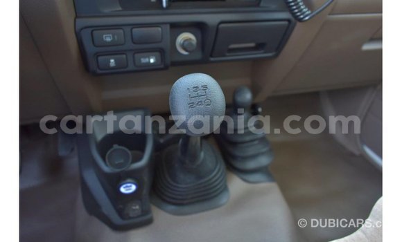 Buy Import Toyota Land Cruiser White Car in Import - Dubai in Arusha Buy Import Toyota Land Cruiser White Car in Import - Dubai in Arusha
