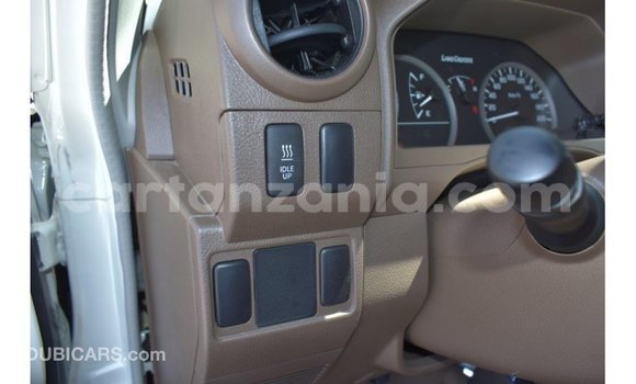 Buy Import Toyota Land Cruiser White Car in Import - Dubai in Arusha Buy Import Toyota Land Cruiser White Car in Import - Dubai in Arusha