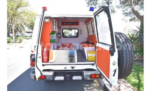 Buy Import Toyota Land Cruiser White Car in Import - Dubai in Arusha Buy Import Toyota Land Cruiser White Car in Import - Dubai in Arusha