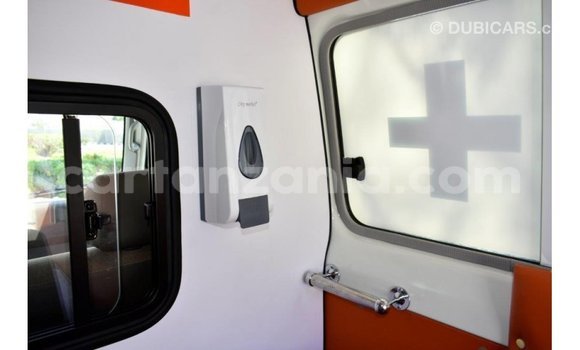 Buy Import Toyota Land Cruiser White Car in Import - Dubai in Arusha Buy Import Toyota Land Cruiser White Car in Import - Dubai in Arusha