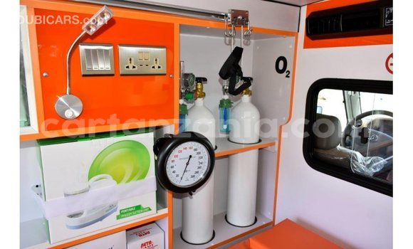 Buy Import Toyota Land Cruiser White Car in Import - Dubai in Arusha Buy Import Toyota Land Cruiser White Car in Import - Dubai in Arusha