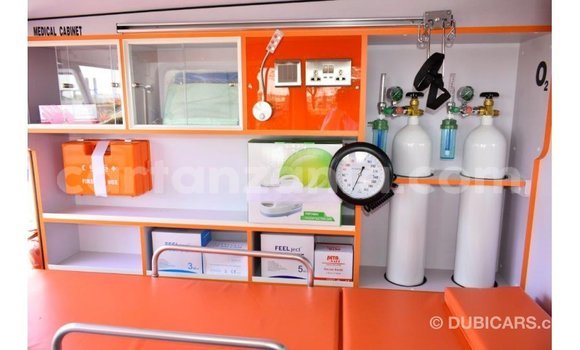 Buy Import Toyota Land Cruiser White Car in Import - Dubai in Arusha Buy Import Toyota Land Cruiser White Car in Import - Dubai in Arusha