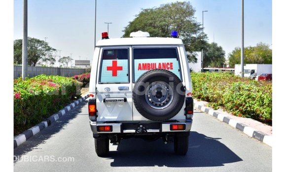 Buy Import Toyota Land Cruiser White Car in Import - Dubai in Arusha Buy Import Toyota Land Cruiser White Car in Import - Dubai in Arusha