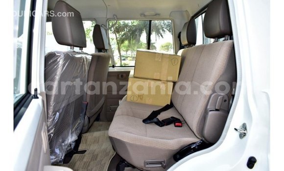 Buy Import Toyota Land Cruiser White Car in Import - Dubai in Arusha Buy Import Toyota Land Cruiser White Car in Import - Dubai in Arusha