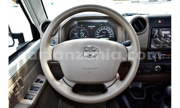 Buy Import Toyota Land Cruiser White Car in Import - Dubai in Arusha Buy Import Toyota Land Cruiser White Car in Import - Dubai in Arusha