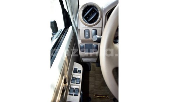 Buy Import Toyota Land Cruiser White Car in Import - Dubai in Arusha Buy Import Toyota Land Cruiser White Car in Import - Dubai in Arusha